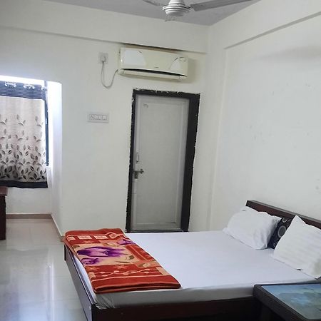 Hotel Rajtilak Guest House Vadali 外观 照片