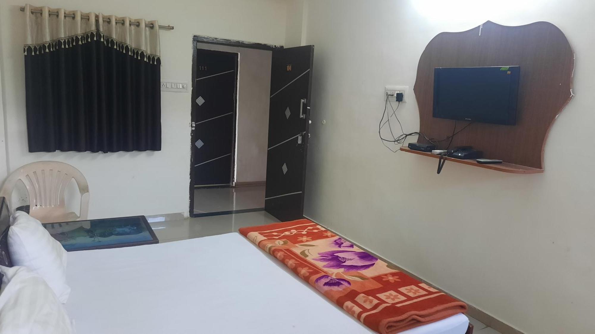 Hotel Rajtilak Guest House Vadali 外观 照片
