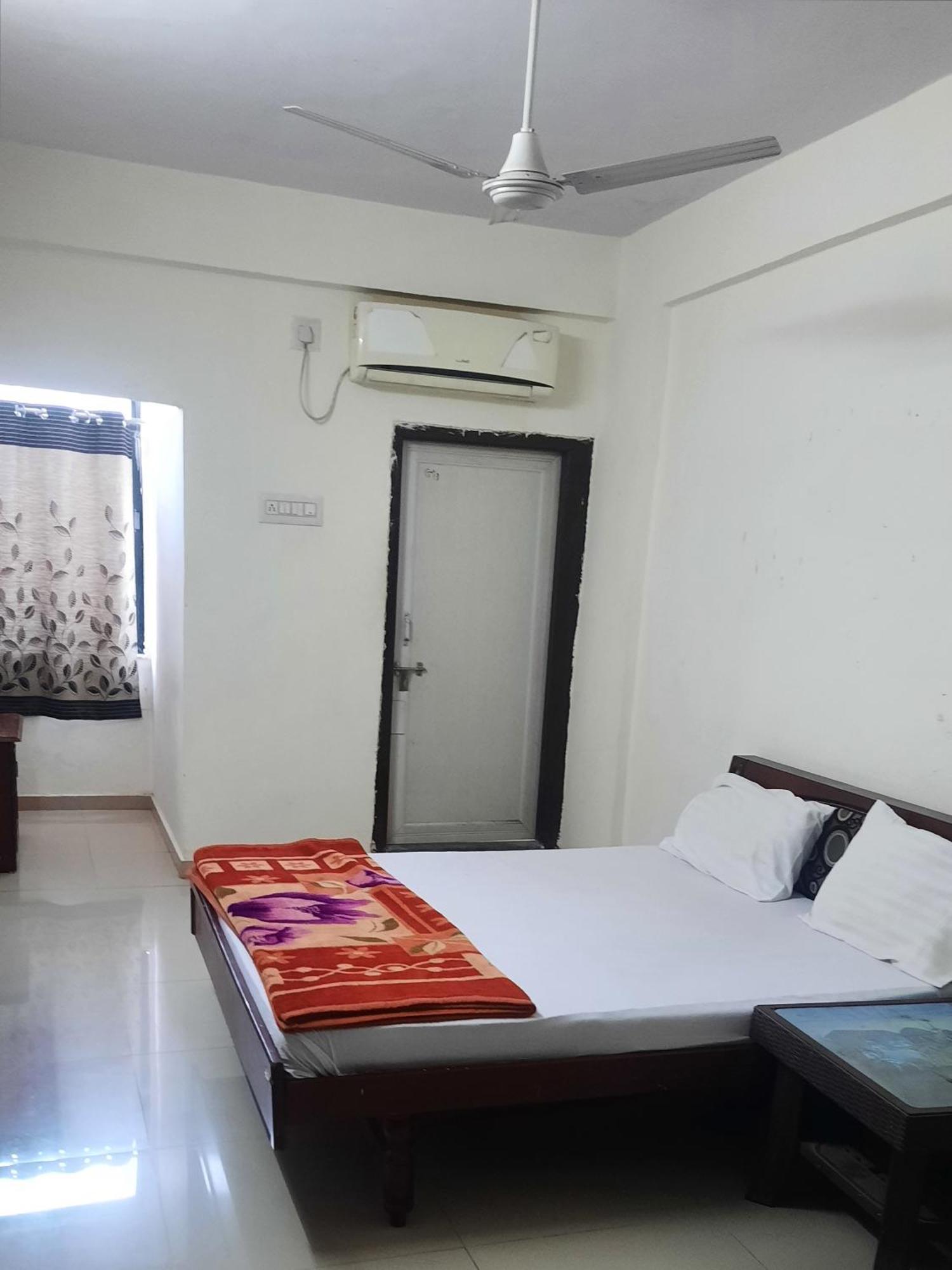 Hotel Rajtilak Guest House Vadali 外观 照片